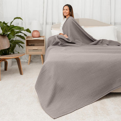 Comfy Cubs - Manta 100% algodón con tela de gofre, transpirable, agradable a la piel, suave, ligera, perfecta capa de manta con textura cálida, tamaño para sofá, cama y sofá (carbón, 50 x 60 pulgadas)