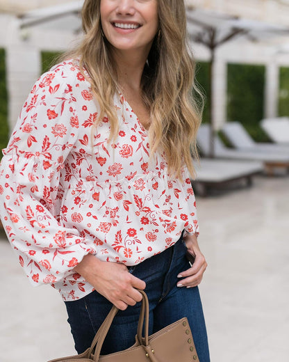The Drop Top Para Mujer Con Estampado Floral Marfil, Cuello En V y Mangas Estilo Globo por @graceatwood