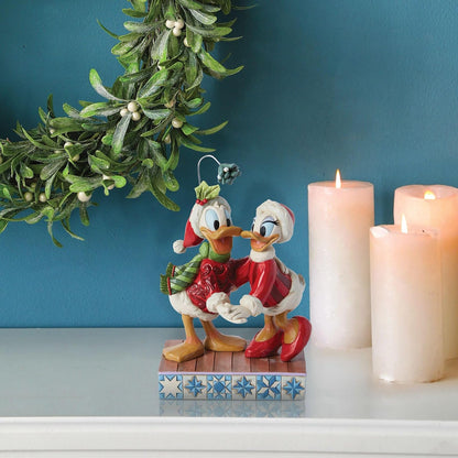 Enesco Disney Traditions Collection by Jim Shore Donald and Daisy Duck - Figura de muérdago de Resina de Piedra Pintada a Mano Coleccionable, Cifras de Disney para decoración del hogar, 6.13 Pulgadas
