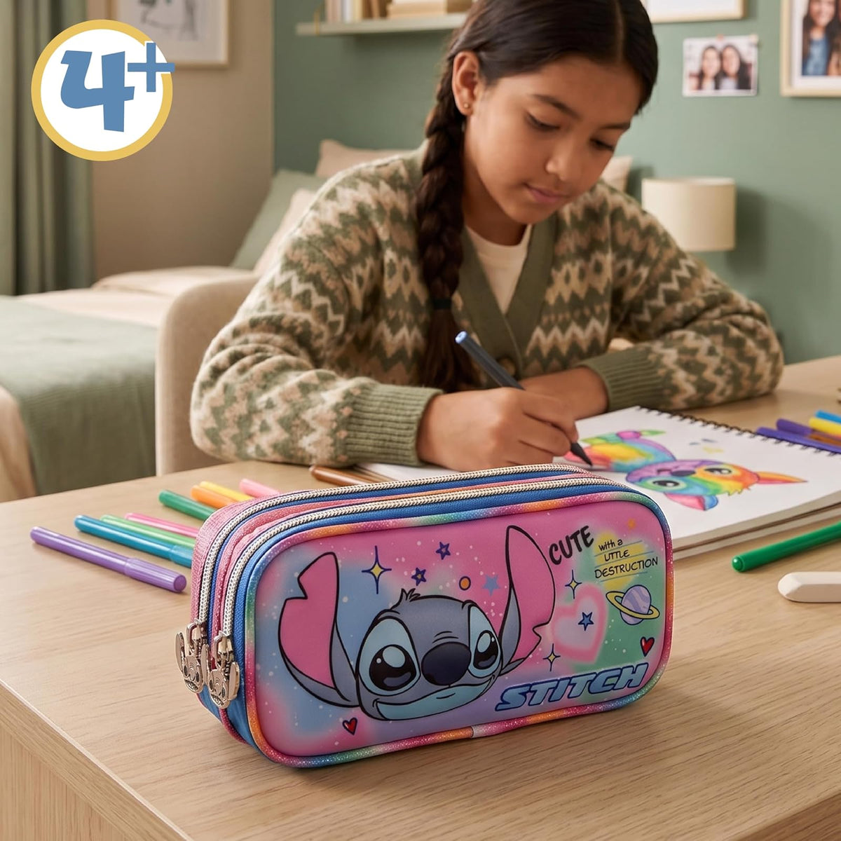 Ruz Lapicera Doble Infantil y Preescolar | Stitch | 100% Poliéster Edición Premium | Portalápices de Tela para Niños con 2 Divisiones y Cierre de Cremallera | Recomendado desde 3 años