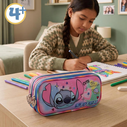 Ruz Lapicera Doble Infantil y Preescolar | Stitch | 100% Poliéster Edición Premium | Portalápices de Tela para Niños con 2 Divisiones y Cierre de Cremallera | Recomendado desde 3 años