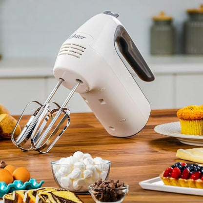 Oster Batidora de mano ® 6 velocidades blanca mango ergonomico FPSTHM3532 | Prepara masas para galletas y merengues, incluye ganchos amasadores, diseño ergonómico, blanco, FPSTHM3532