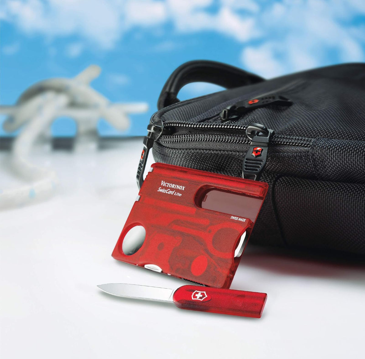 Victorinox Swiss Card Lite con 13 Usos, carbón transparente