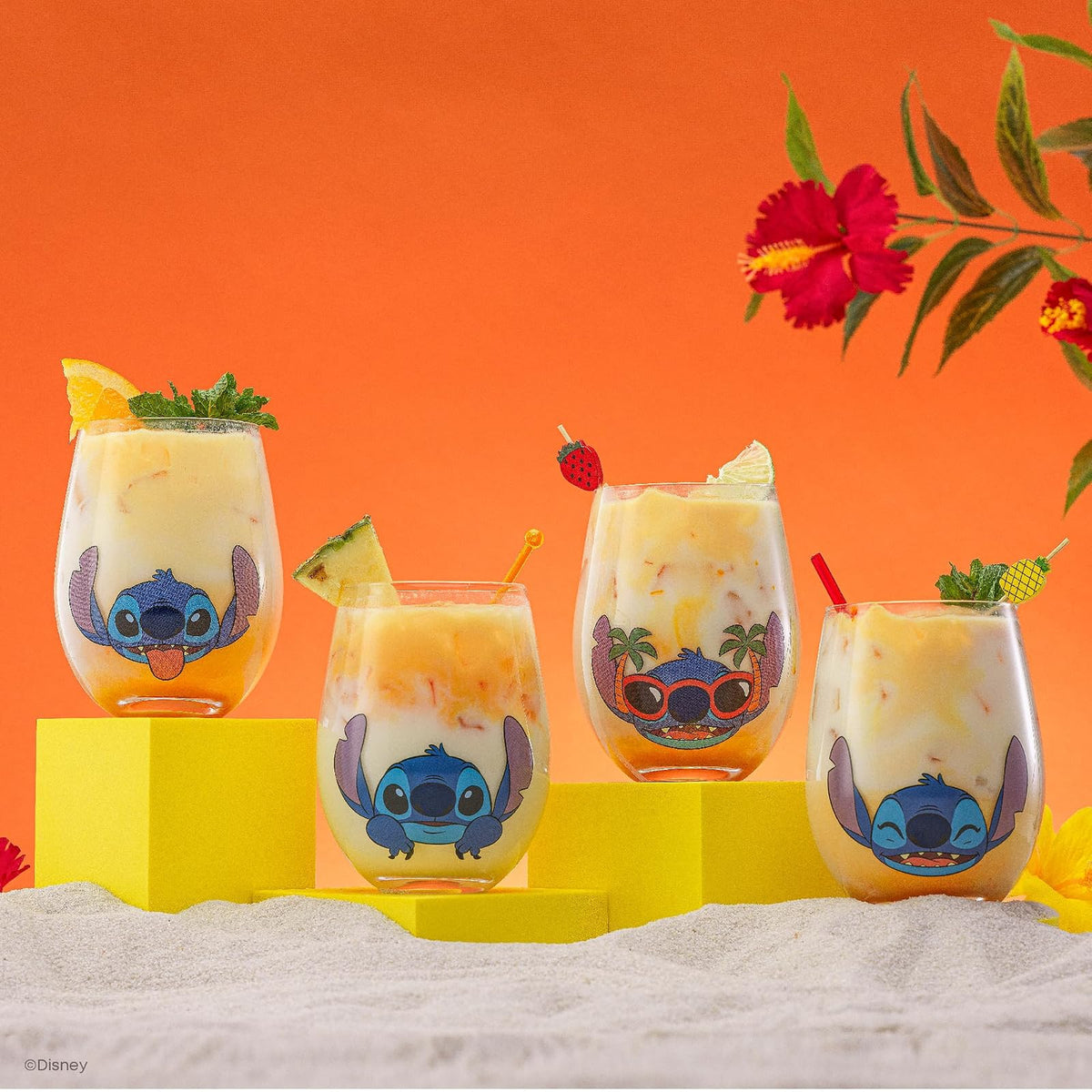 JoyJolt Disney Stitch Tonly Sips - Vasos para beber sin tallo, tazas de vidrio de lágrima de 19 onzas, juego de 4 vasos de vidrio, cosas de puntada, regalos de Lilo y puntada, regalos de Disney para