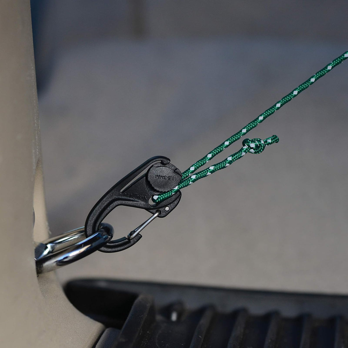 Nite IZE NCJ-25-2R3 CamJam - Tensor de Cuerda de Amarre con Clip de mosquetón, Paquete de 2 con cordón, Negro, 2 Unidades