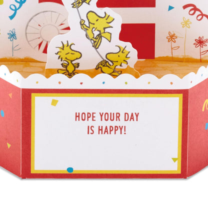 Hallmark - Tarjeta de felicitación de cumpleaños con música (globos de cumpleaños, diseño de cacahuetes)