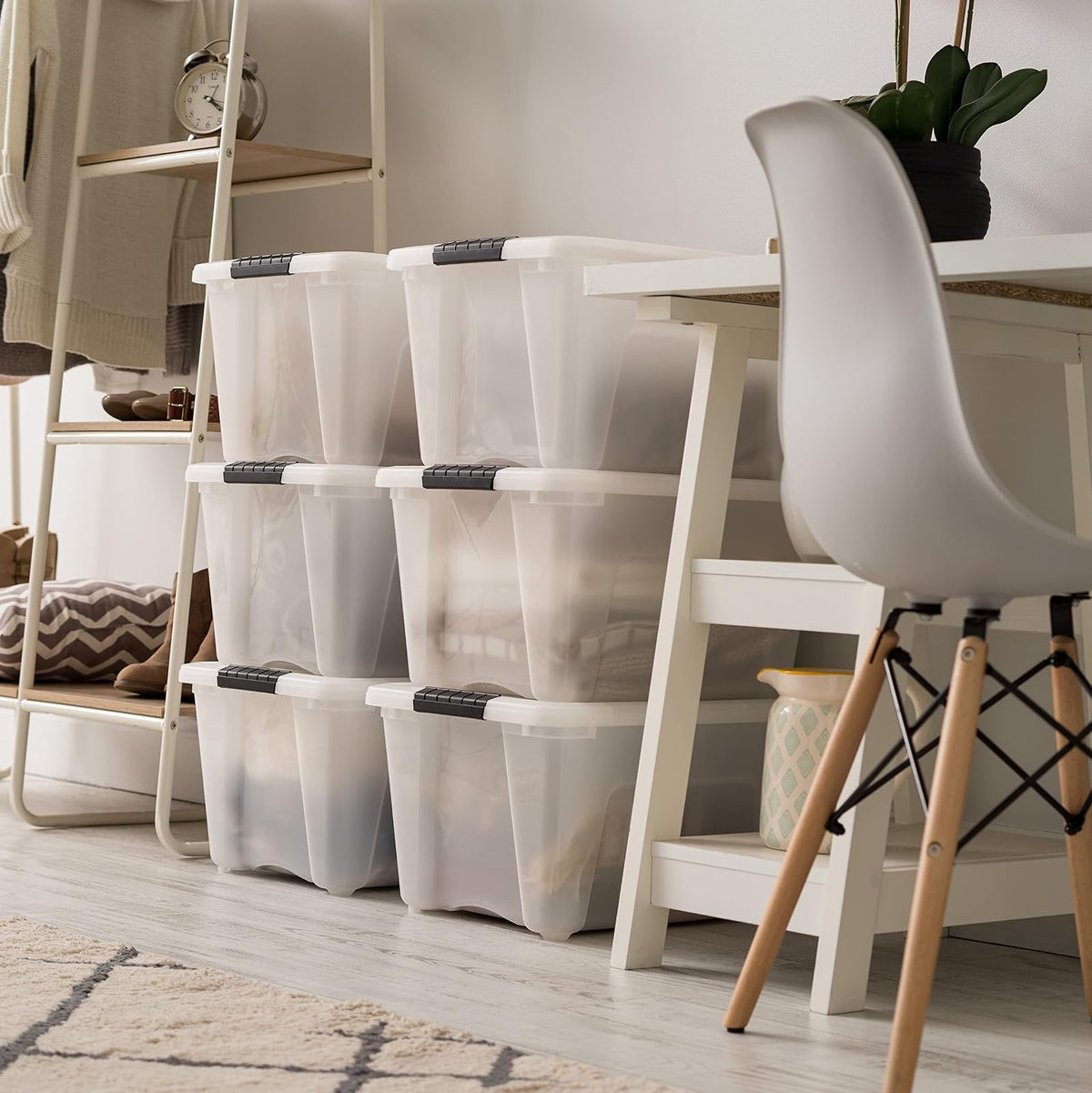 IRIS USA 6 Contenedores de 32 Qt con Tapa, Perla | Oculta el contenido para una apariencia limpia. Ideal para ropa de cama, decoración y clóset. Diseño anidable.