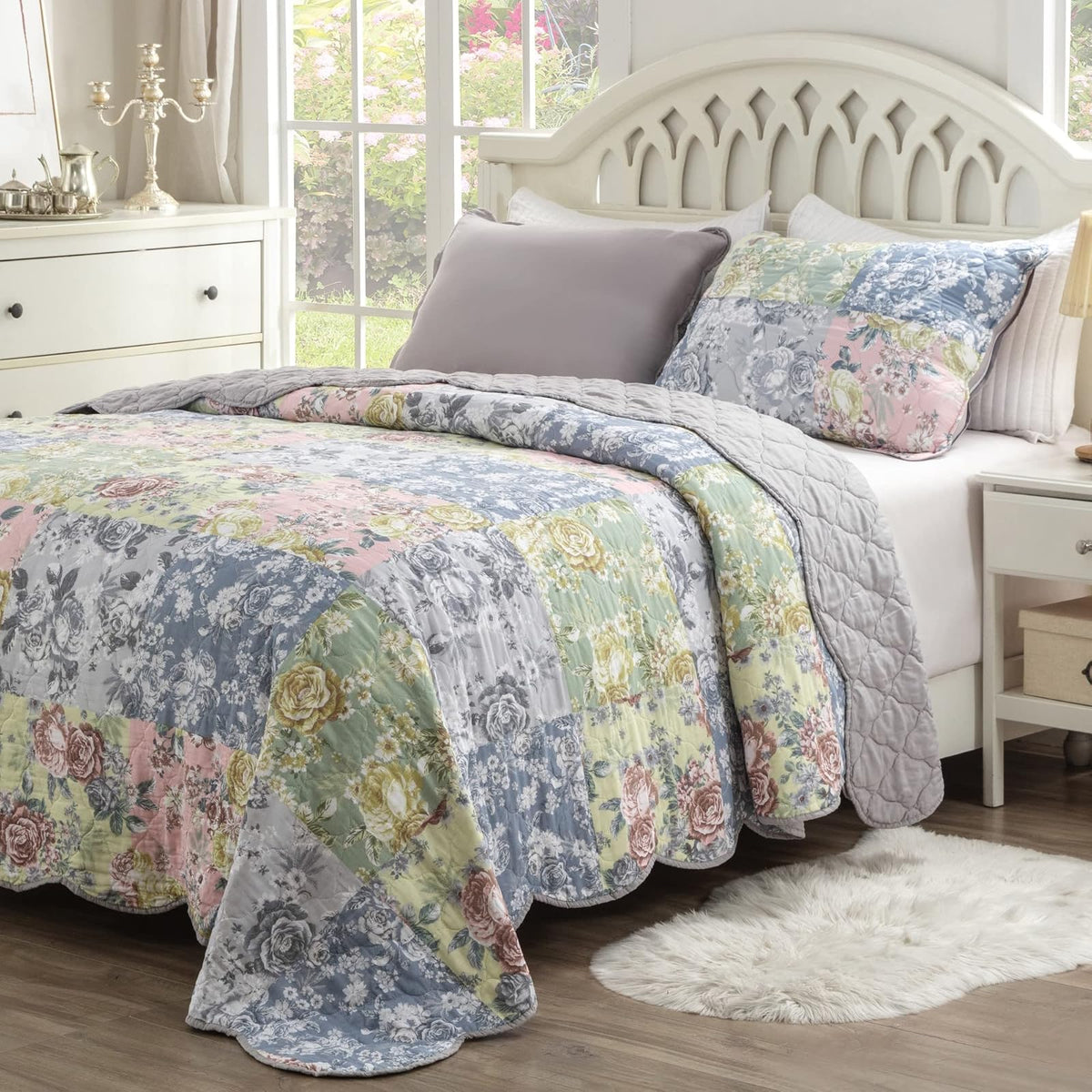 Greenland Home Emma Floral clásico Juego de edredón Reversible, Tamaño 3 Piezas King, Gris