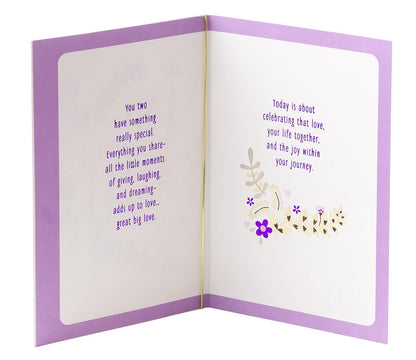 Hallmark Tarjeta de felicitación de aniversario para una pareja (pájaros y flores)