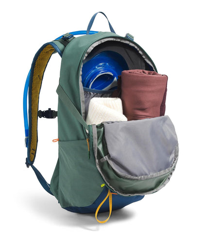 THE NORTH FACE - Mochila de 24 litros con cubierta para lluvia, sin PFAS