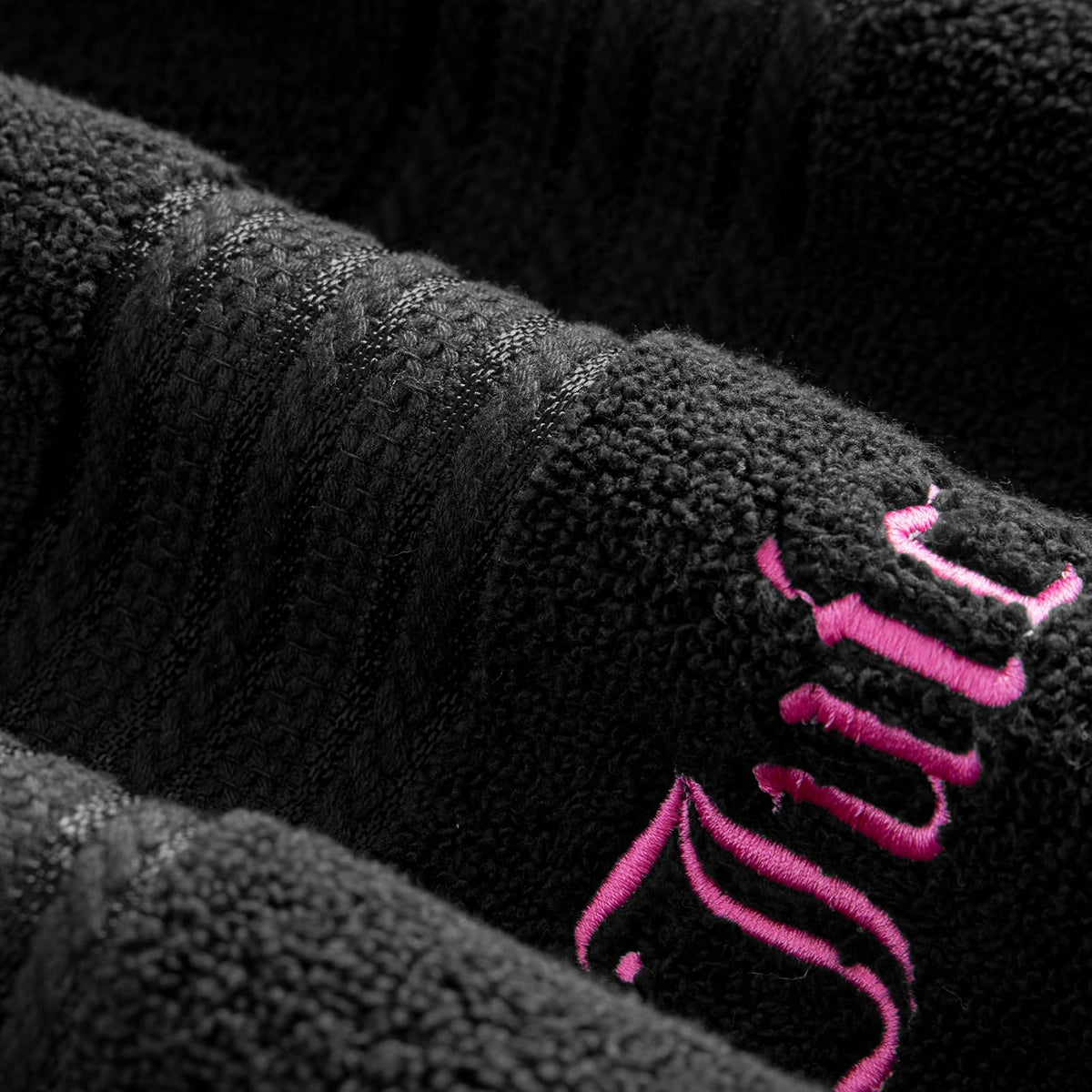 Juicy Couture Alyssa Luxury Juego de 6 Piezas-(2) Toallitas de baño y 2 Toallitas de baño Premium Negro