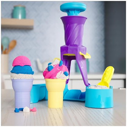 Kinetic Sand, juego de helados suaves con 396 g de arena (azul, rosa y blanca), 2 conos de helado y 2 herramientas, juguetes sensoriales para niños a partir de 5 años