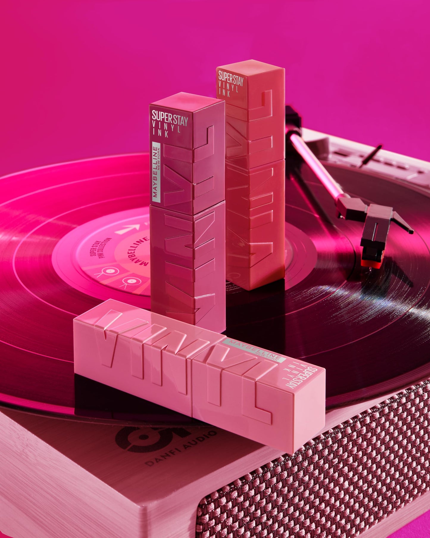 Maybelline Labial líquido brillante Superstay Vinyl Ink Tono Upbeat, 4.2ml - Dura hasta por 16H, brillo instantáneo sin grumos, sin transferencias