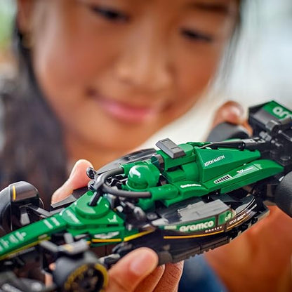 LEGO Speed Champions Auto de Carreras Aston Martin Aramco F1 AMR24 Set con vehículo, Modelo construible, Juego con 1 minifigura, Regalo Coleccionable para niños y niñas 77245