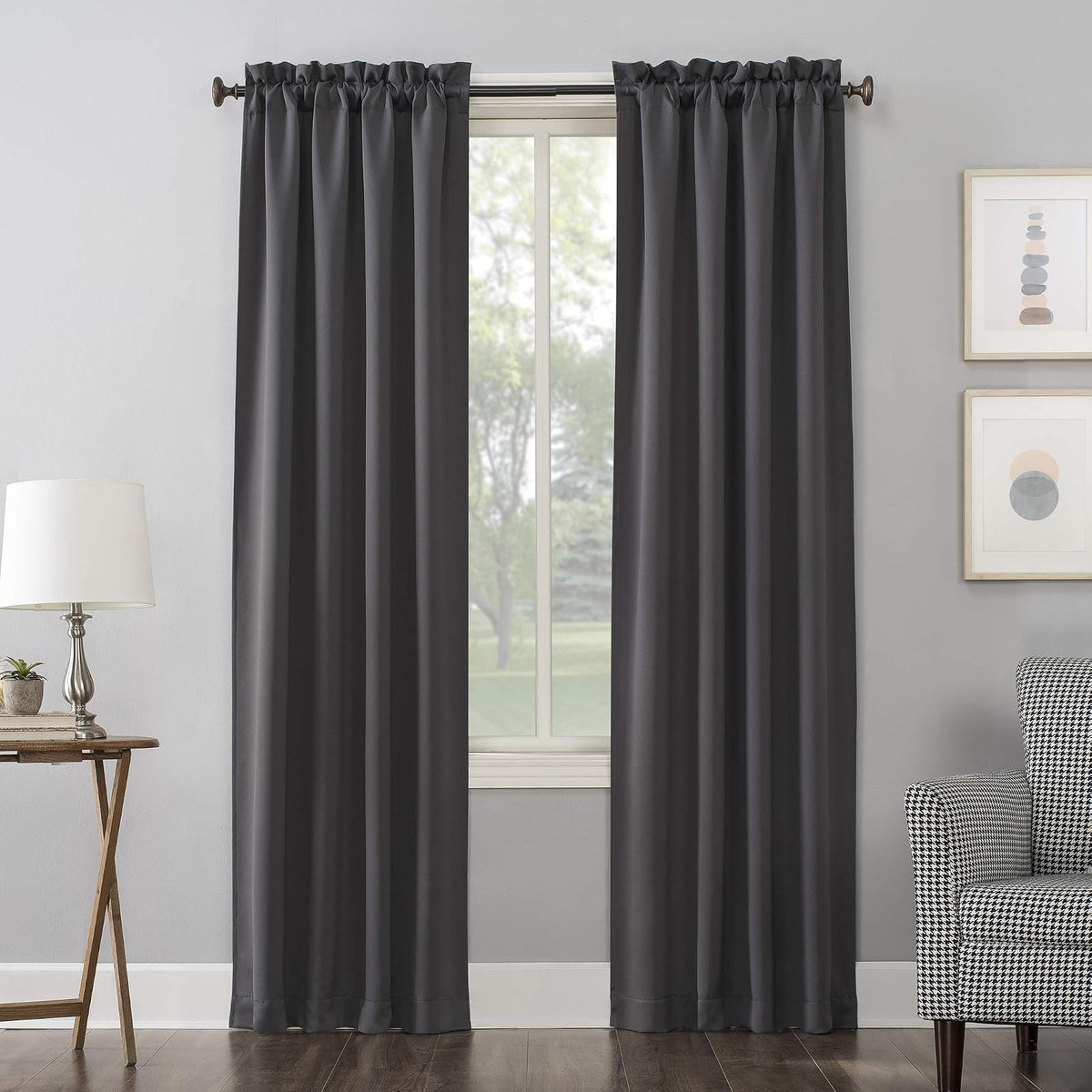 Sun Zero Andorra Panel de Cortina Transparente Flores Aplastadas Rojo - Gris carbón - 101.6An x 160Al cm (1 Paneles)