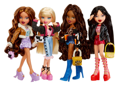 Bratz GOIN out! - Sasha - 1 Muñeca de Moda Coleccionable con Accesorios, Viene con un Conjunto, un Bolso, un Par de Gafas de Sol y un Cepillo - Juguete para Niños - para Mayores de 6 Años