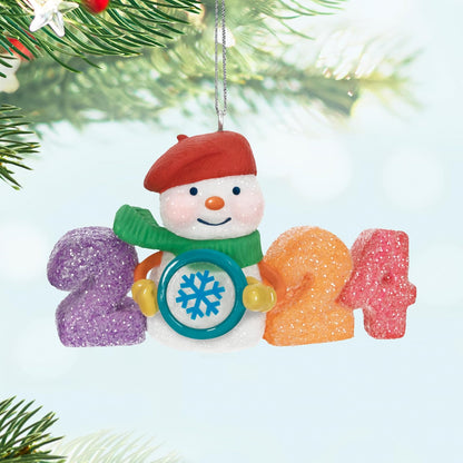 Hallmark - Adorno navideño de Recuerdo 2024, Sweet Decade 2024, Regalos para coleccionistas de muñeco de Nieve