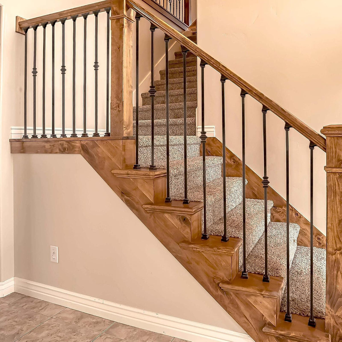 Nuvo Iron - Balaustre de escalera interior de acero negro hueco cuadrado de 1,27 cm de largo, clásico (paquete de 12)