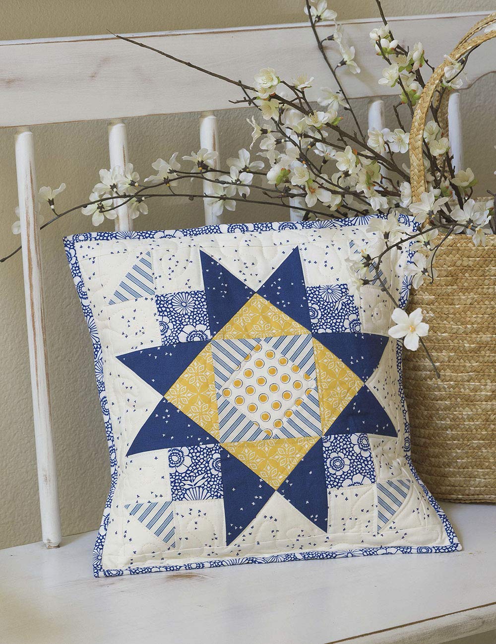 Pat Sloan's Celebrate the Seasons: 14 Easy Quilts and Companion Projects