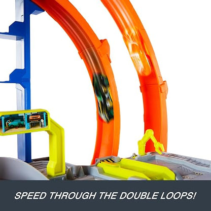 Hot Wheels City Mega Garage con Elevador, Pista de Tres Niveles y Helicóptero, Juego Interactivo con Auto a Escala 1:64, para Niños de 4 Años en Adelante