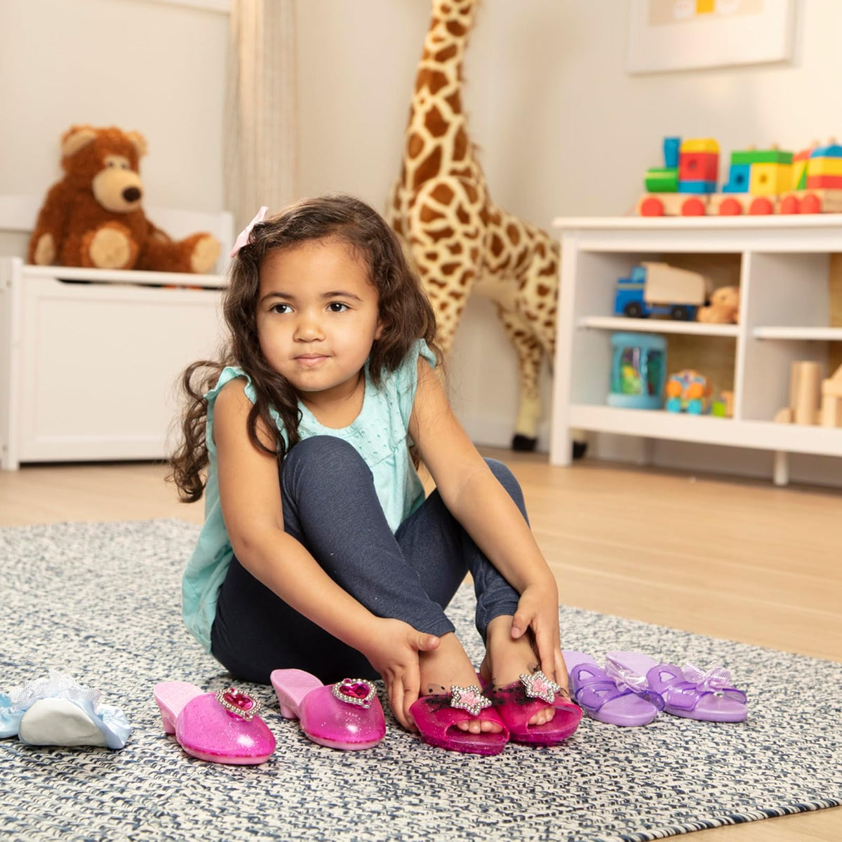 Melissa & Doug Zapatos de Disfraz, ¡Salir con estilo! Colección de Juego de Rol, 4 Pares de Zapatos, Juego de Imitación