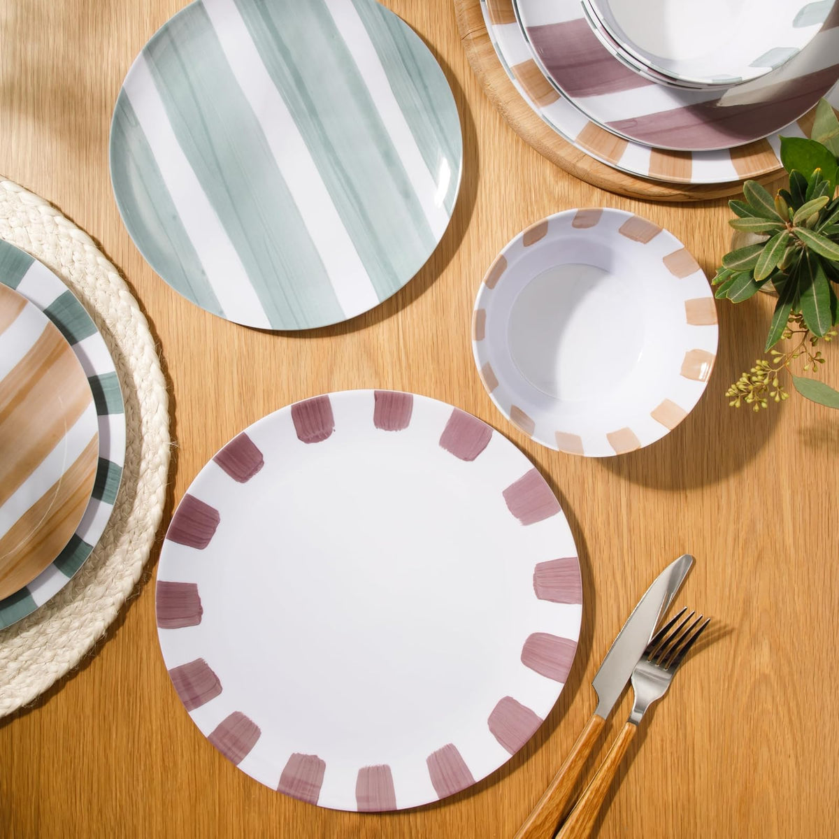 Gibson Home Cottage Stripes Juego de 12 Piezas de Platos y Tazones | Melamina irrompible, para exteriores, camping, uso diario, colores surtidos