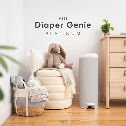 Diaper Genie Platinum Pail (gris piedra) está fabricado en acero inoxidable duradero e incluye 1 recambio de rollo fácil con 18 bolsas que pueden durar hasta 5 meses.