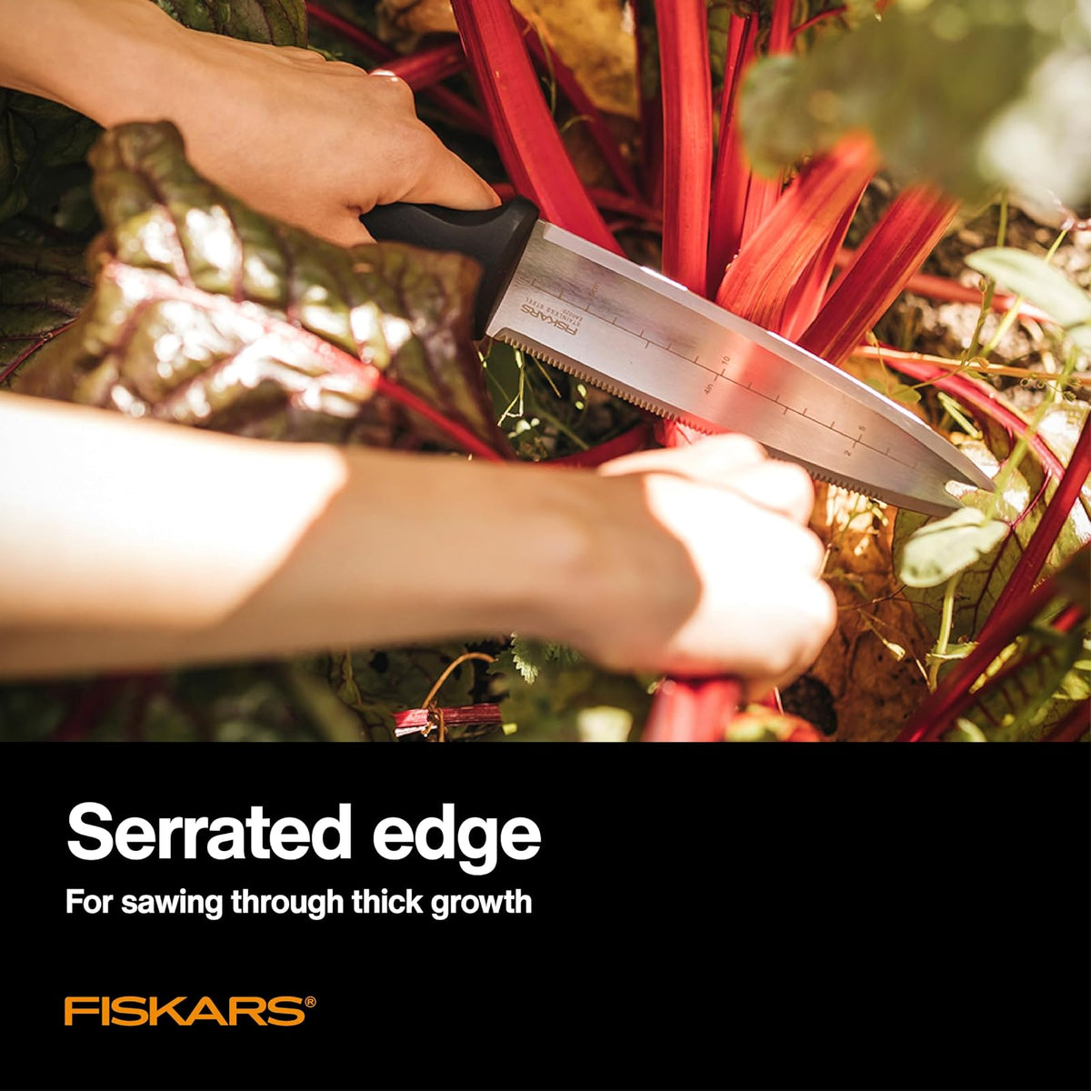 Fiskars 340130-1001 Garden Hori - Cuchillo con vaina, color negro | Herramienta de jardinería multiusos para deshierbe, plantar y excavar, incluye agujero colgante para almacenamiento
