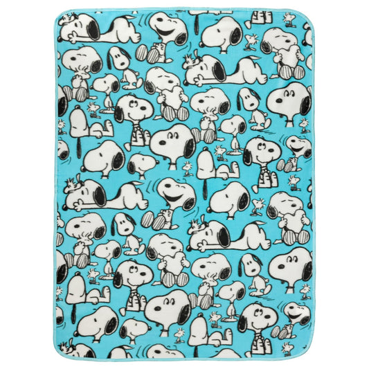 Silver Buffalo Peanuts Snoopy Multi Pose Expression - Manta de Forro Polar de 45 x 60 Pulgadas, Suave y acogedora, 180 g/m²