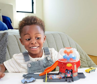 Hot Wheels City Pista de Juguete Tienda de Dulces para niños de 3 años en adelante