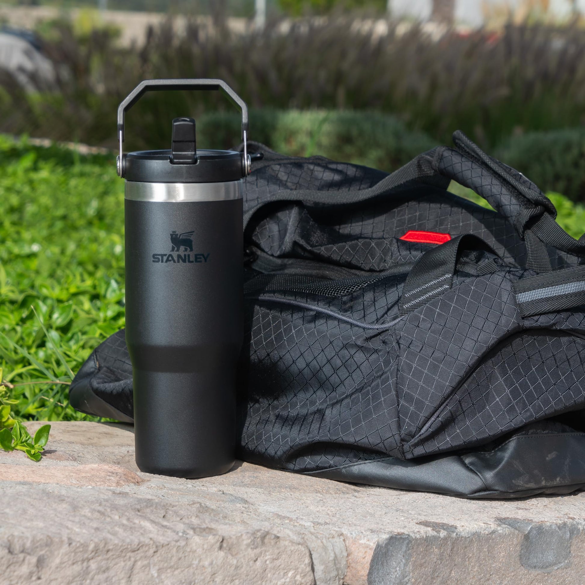 Termo Stanley IceFlow FlipStraw Tumbler Black 887ml - Stanley Termo de acero inoxidable con popote abatible