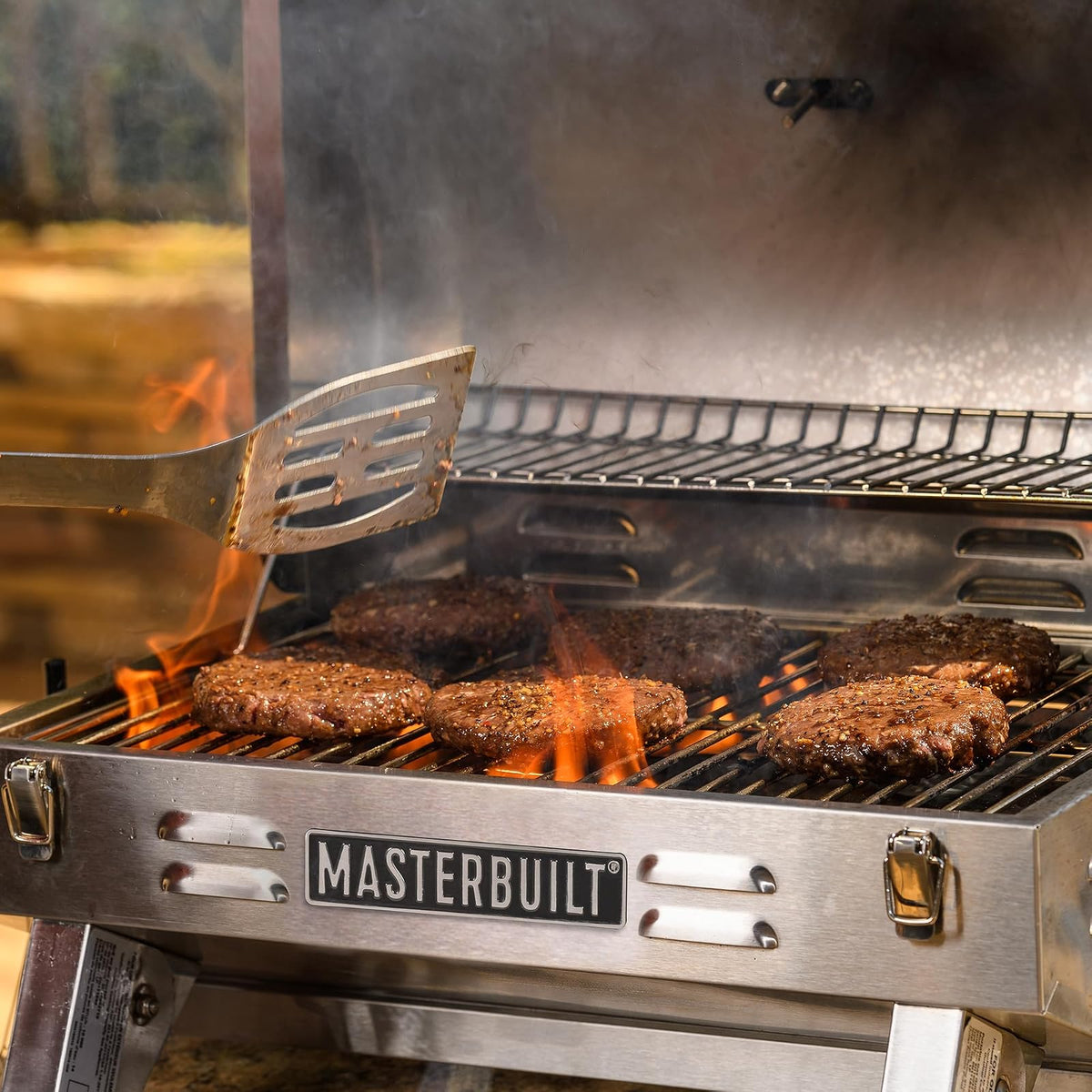 Masterbuilt - Parrilla portátil de gas propano con patas plegables, estante de calentamiento recubierto de cromo y 288 pulgadas cuadradas de acero inoxidable, modelo MB20030819