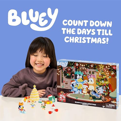 Bluey Calendario de Adviento 2026, 24 días de sorpresas, mini árbol | Incluye 3 mini cifras, 16 accesorios de día festivo, 5 pegatinas, además de Bartlebee, Blue y Bingo en suéteres de Navidad