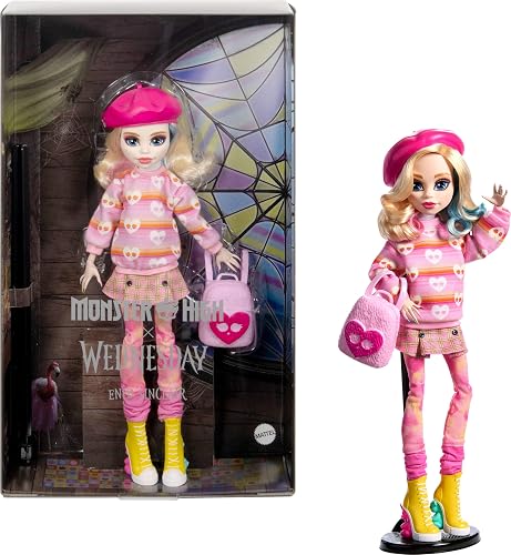 Monster High Wednesday Muñeca y Accesorios, Enid Sinclair Coleccionable en Moda Rosa con Boina y Mochila, Soporte para muñecas