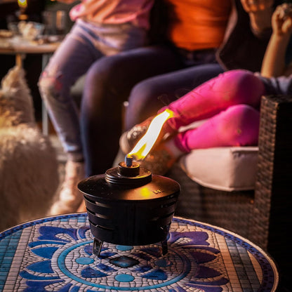TIKI - Linterna de Mesa pequeña para fogata, 2 Unidades, Decorativa para Exteriores, para Patio, jardín y jardín, Linterna de Llama de Metal Negro, Incluye Mecha de Larga duración y Amortiguador