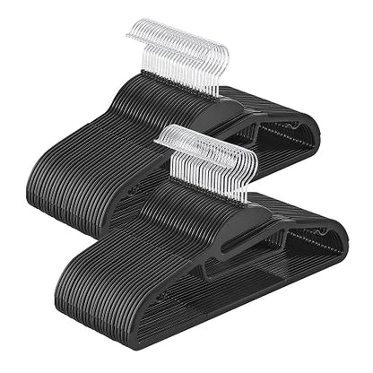 SONGMICS 50 Perchas de Plástico, Antideslizantes, Ahorro de Espacio, 41,5 cm de Largo, Gancho Giratorio 360º, Negro MCRP41BK-50