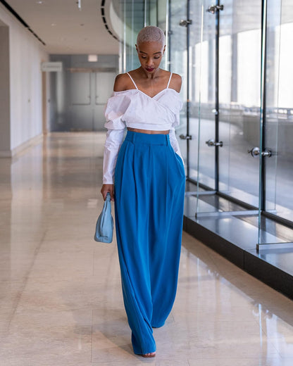 The Drop Crop Top para Mujer, Drapeado con Hombro Descubierto, Blanco, por @signedblake