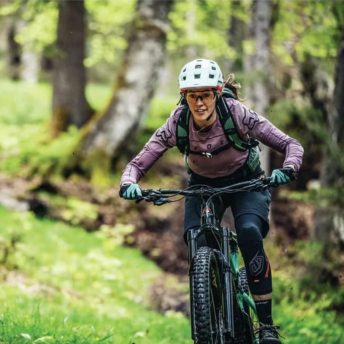 ABUS MTB-Helm MoDrop - robuster Fahrradhelm mit guter Belüftung für Mountainbiker - individuelle Passform - Unisex