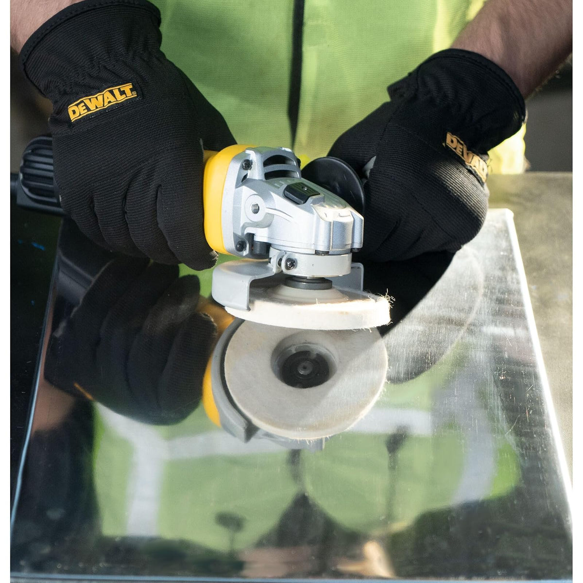 DEWALT Esmeriladora Angular Ultracompacta de 4-1/2" (115 mm), 750 W (DWE750)