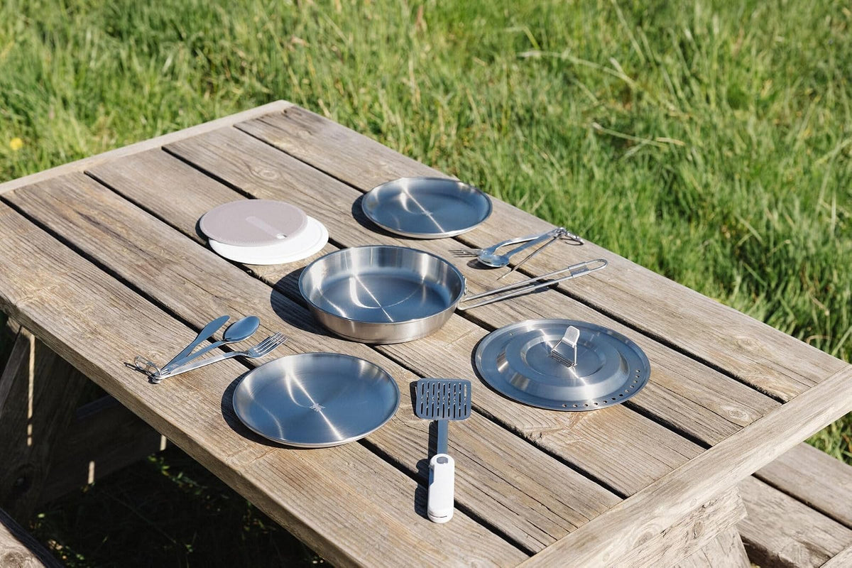 Stanley Wildfare Pro - Placa de Acero Inoxidable | Plato apilable de 8 Pulgadas | Vajilla Plegable para Exteriores | Esenciales de Camping para tu Cocina de Campamento, sin BPA, Piedra y Piedra