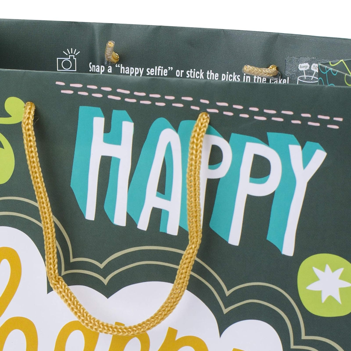 Hallmark - Bolsa de regalo de cumpleaños mediana de 9 pulgadas con papel de seda y mini carteles (Feliz cumpleaños, verde, gris, azul letras a mano)