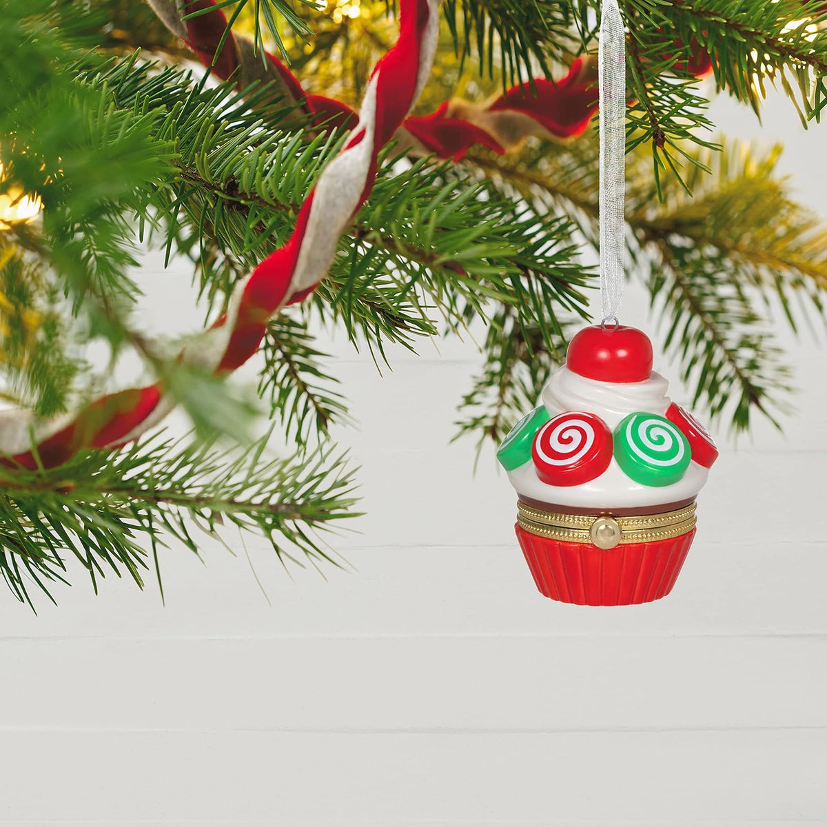 Hallmark Keepsake Adorno navideño 2022, Magdalenas de Navidad, edición Especial, Porcelana y Metal