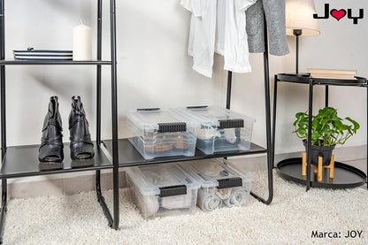 JOY Caja de Almacenamiento de Plástico Paquete de 3, Organizadora Apilable con Broche, Contenedor de 7 Litros. Tapa Duradera e Ideal para Organizar Zapatos, Ropa y Juguetes (37x23x13 cm)