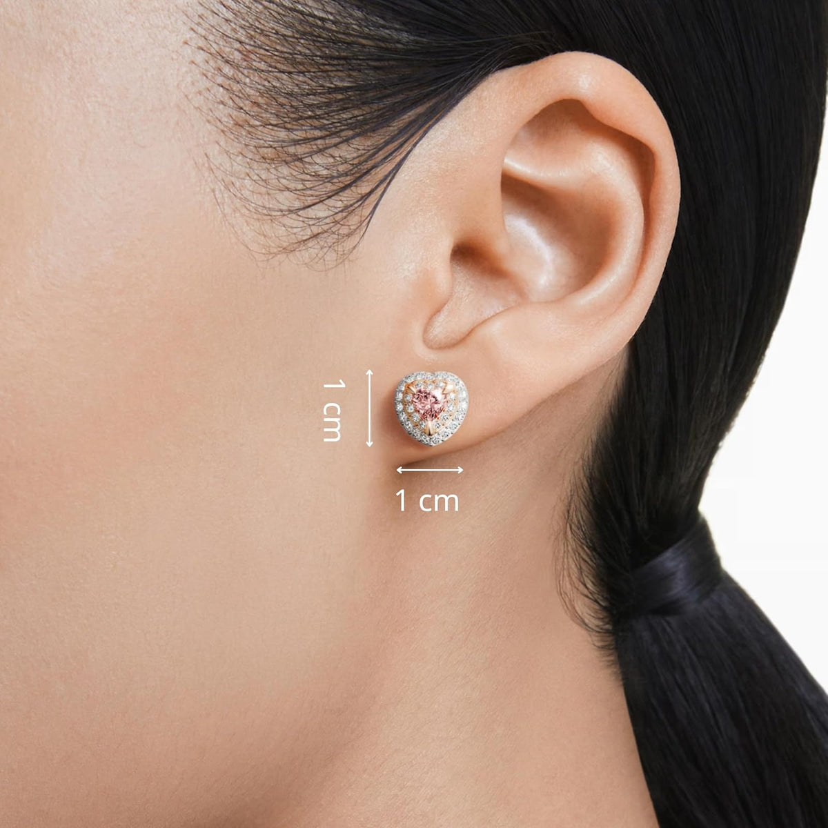 arete Swarovski One con forma de corazón, pavé, corazón, rosa, acabado de metal mixto