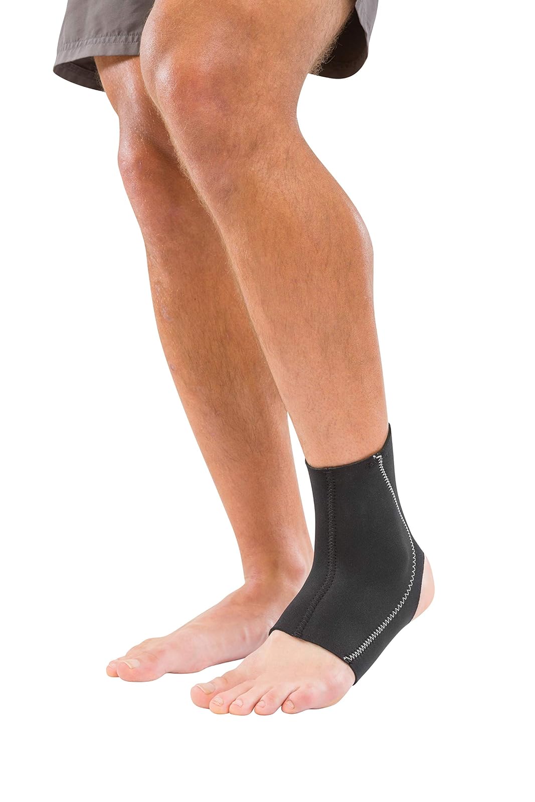 MUELLER Sports Medicine - Manga de neopreno para el tobillo, alivio del dolor de tobillo para hombres y mujeres, ideal para esguinces, cepas, artritis, negro, talla S