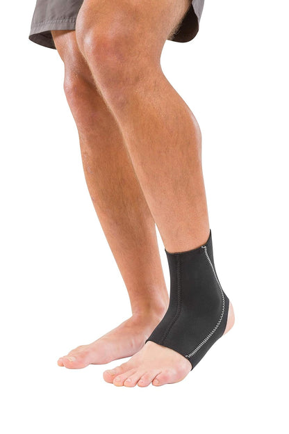 MUELLER Sports Medicine - Manga de neopreno para el tobillo, alivio del dolor de tobillo para hombres y mujeres, ideal para esguinces, cepas, artritis, negro, talla S