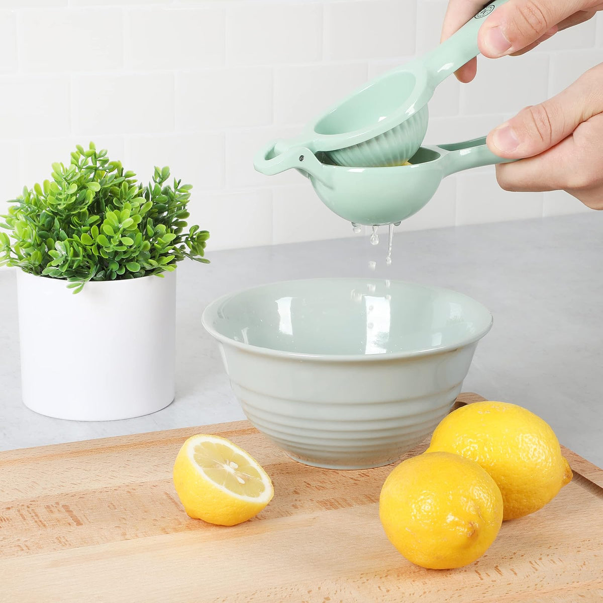 Martha Stewart Erwin Exprimidor de Cítricos | Aluminio Fundido, Martha Blue