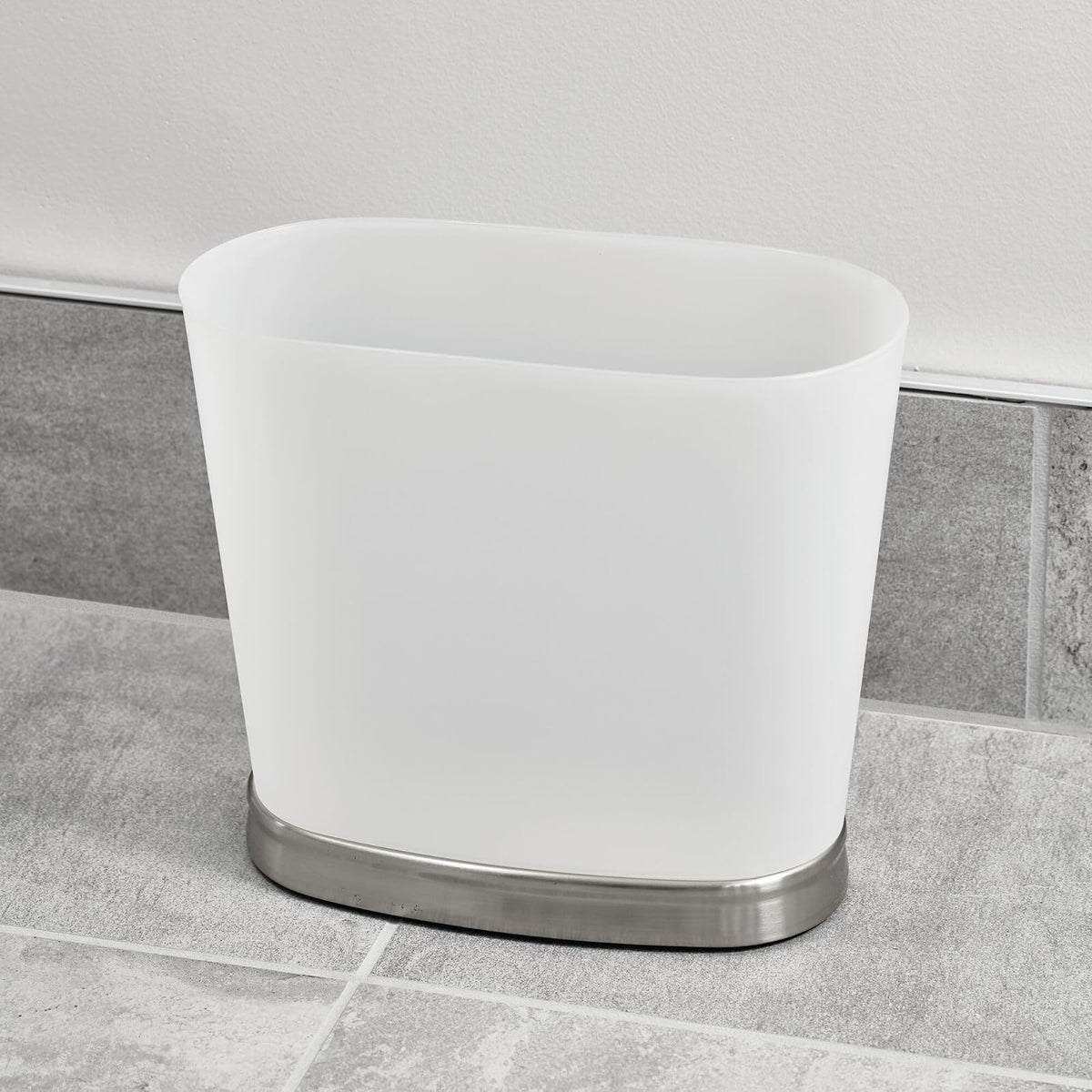 iDesign Gina Oval Wastecan Multi Organizador, Frost/níquel cepillado