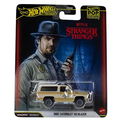Hot Wheels Premium, Auto de Juguete de Stranger Things, Vehículo de Colección Auto Cultura Pop 1985 Chevrolet K5 Blazer 3Y+