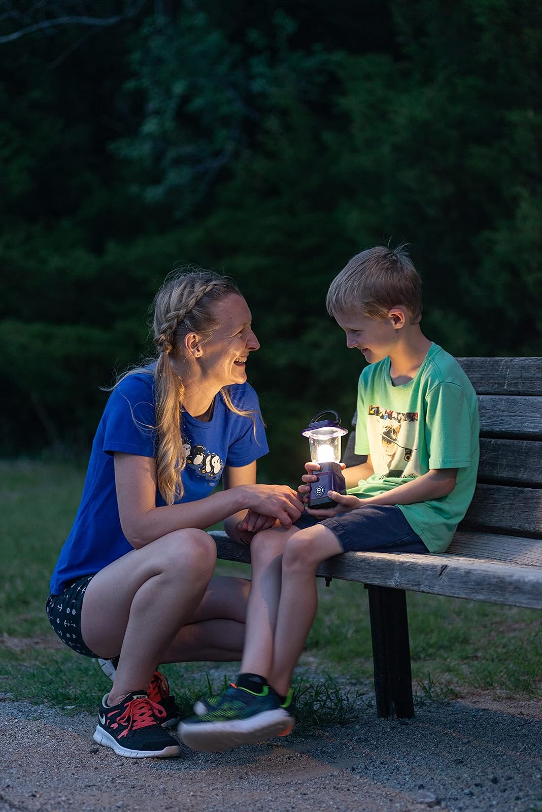 Enbrighten LED Mini Camping Lantern, Battery alimentada, 200 lúmenes, 40 horas de ejecución, 3 modos, luz nocturna para niños, ideal para caminar, aire libre, emergencia, nieve, huracanes